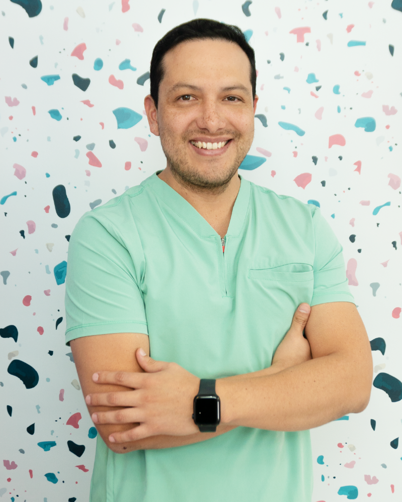 DR. MARLON ALVA SAAVEDRA  