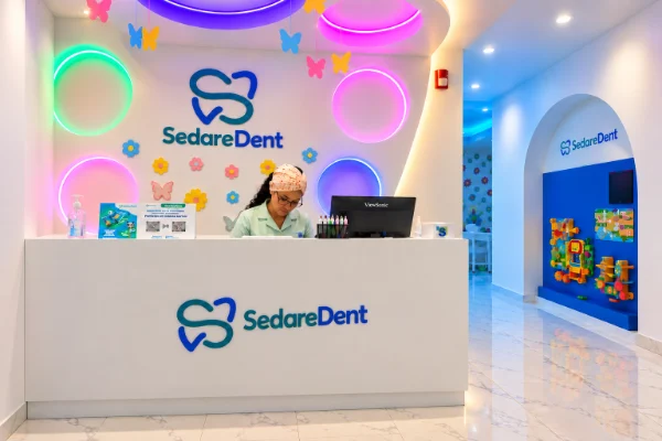 Recepción de la sede Sedare Dent en Lince