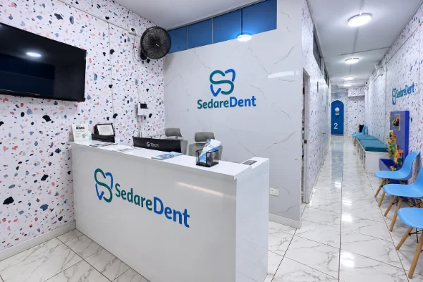 Recepción de la sede Sedare Dent en Los Olivos